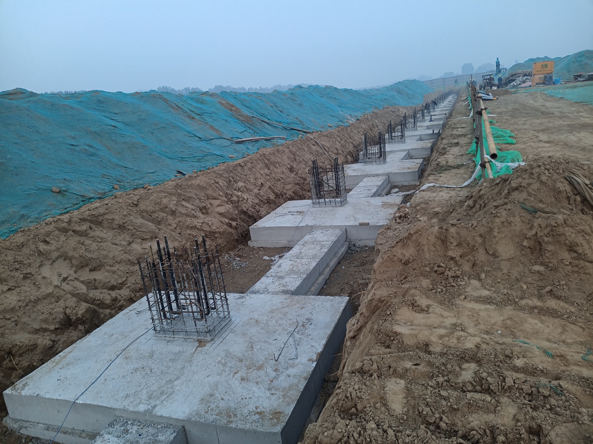 基礎(chǔ)施工2.jpg