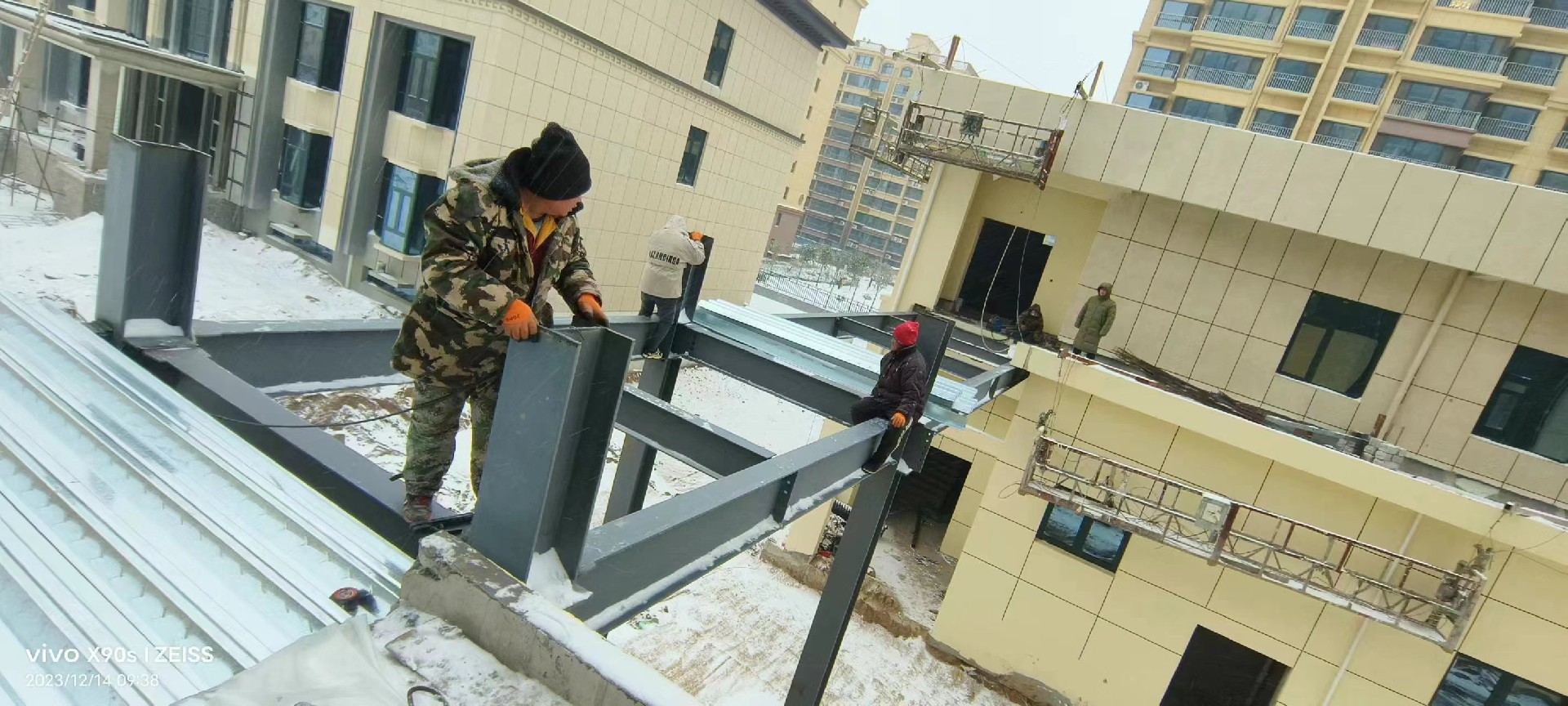 金鼎鋼構(gòu)風(fēng)雪不停一支鐵軍2